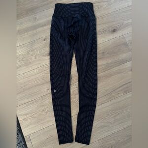 ALO Yoga Black Patterned Leggings